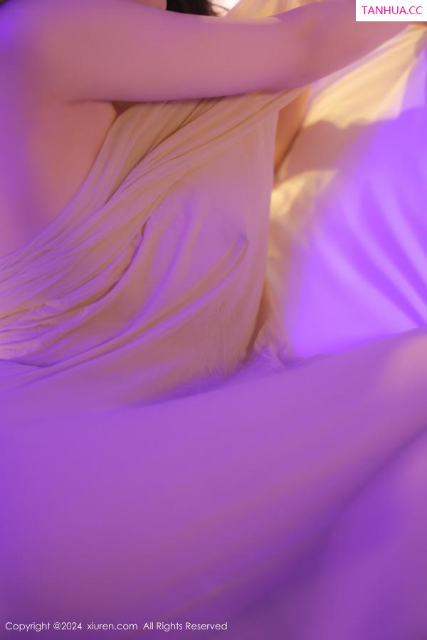 袁圆  [XiuRen]高清写真图 2024.08.27 No.9073 袁圆 丝袜美腿第52张图片